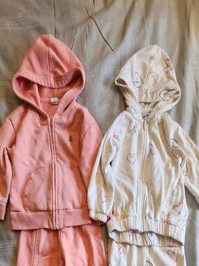 Bundle of Old Navy and Baby GAP 2-piece outfits 2T